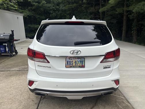 White 2017 Hyundai SANTA FE Limited Ultimate