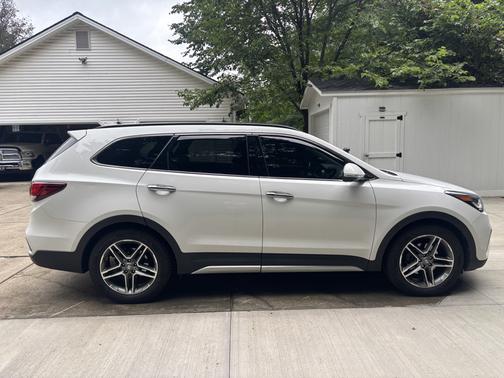 White 2017 Hyundai SANTA FE Limited Ultimate