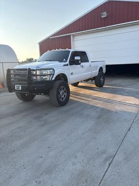 White 2016 Ford F-350 Platinum