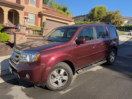 Red 2011 Honda Pilot EX-L