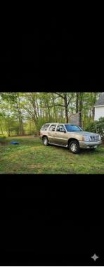 2002 Cadillac Escalade Base