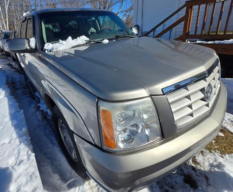 2002 Cadillac Escalade Base