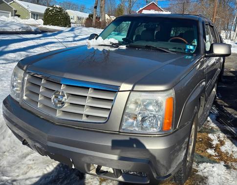 2002 Cadillac Escalade Base