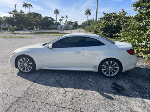 2010 INFINITI G37 Base