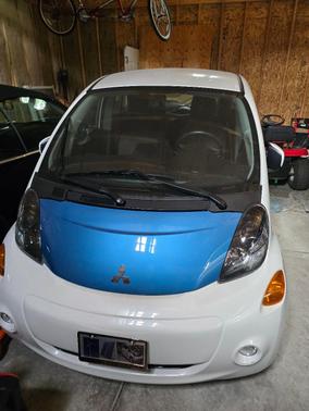 White 2012 Mitsubishi i-MiEV SE