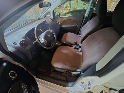 White 2012 Mitsubishi i-MiEV SE