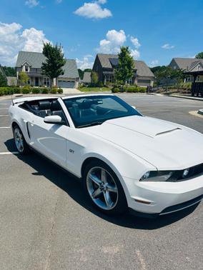 White 2010 Ford Mustang GT Premium