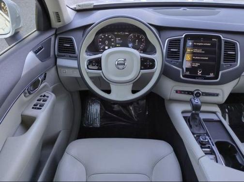 2021 Volvo XC90 T5 Momentum