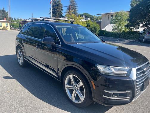 Black 2019 Audi Q7 55 Prestige