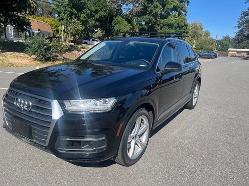 Black 2019 Audi Q7 55 Prestige
