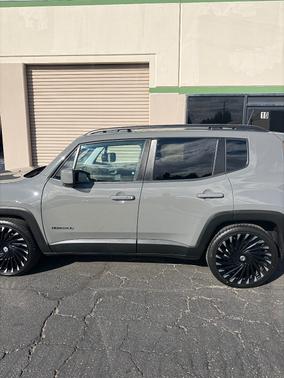 Gray 2019 Jeep Renegade Latitude
