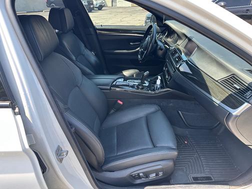 White 2016 BMW 550 i