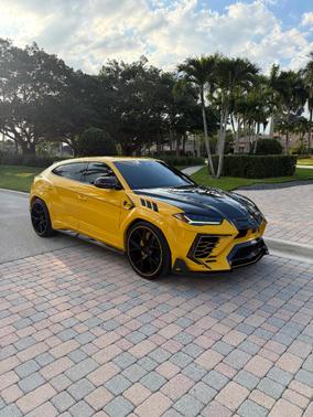 Yellow 2019 Lamborghini Urus Base