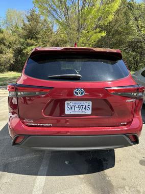 Red 2021 Toyota Highlander Hybrid XLE
