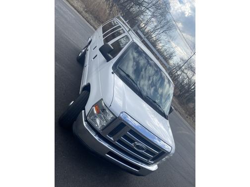 2013 Ford E350 Super Duty XLT