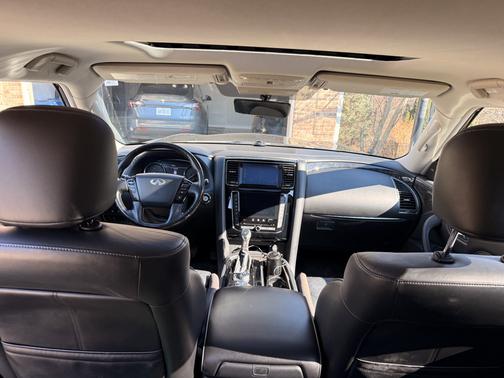 2021 INFINITI QX80 LUXE