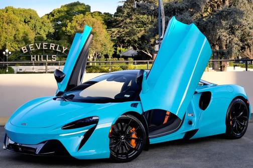 2023 McLaren Artura TechLux