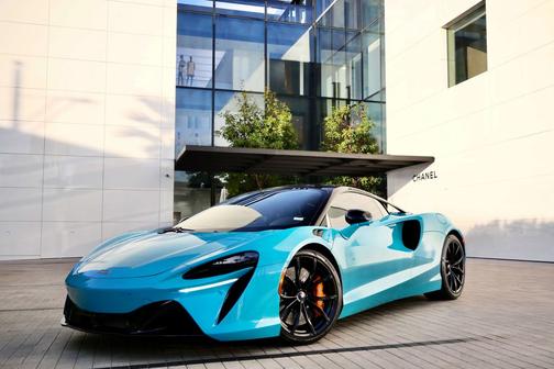 2023 McLaren Artura TechLux