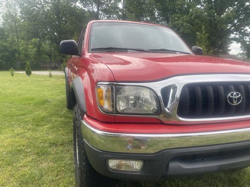 Red 2004 Toyota Tacoma Double Cab