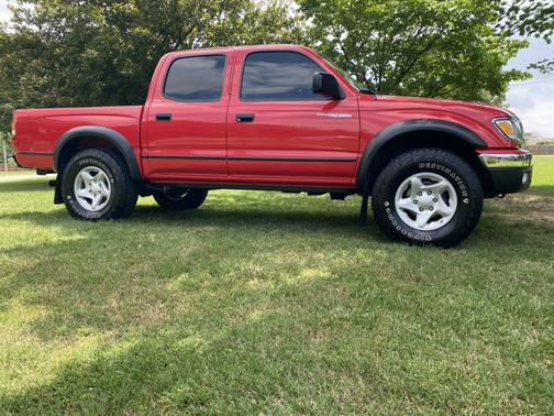 Red 2004 Toyota Tacoma Double Cab
