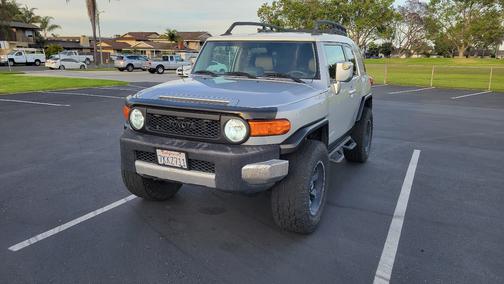Silver 2007 Toyota FJ Cruiser Base