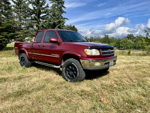 Red 2001 Toyota Tundra Limited Access Cab