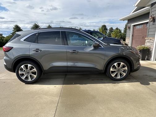 2023 Ford Escape Platinum