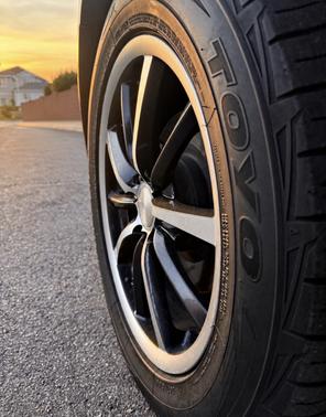 Gray 2013 Dodge Avenger SE