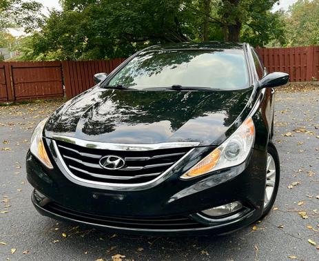 Black 2013 Hyundai SONATA GLS