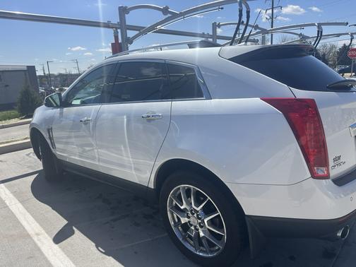 White 2014 Cadillac SRX Performance Collection