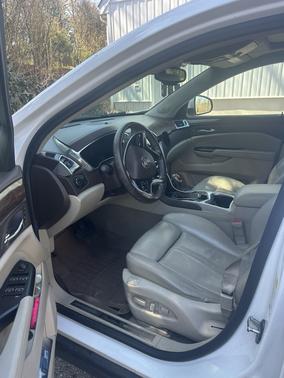 White 2014 Cadillac SRX Performance Collection