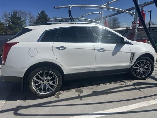 White 2014 Cadillac SRX Performance Collection