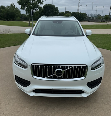 White 2020 Volvo XC90 T6 Momentum