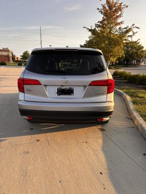 Silver 2017 Honda Pilot EX-L