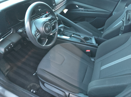 Silver 2023 Hyundai ELANTRA SE
