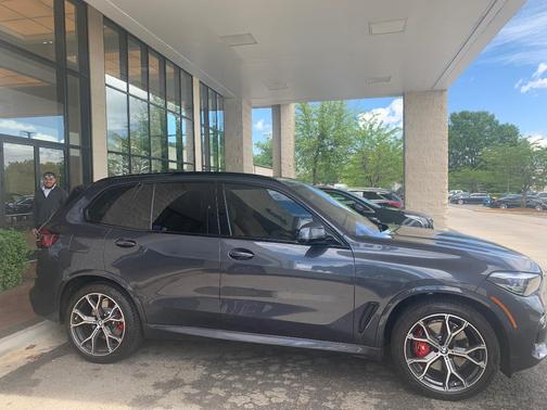 Black 2021 BMW X5 sDrive40i