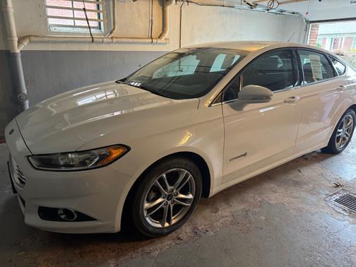 2015 Ford Fusion Hybrid SE