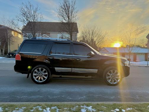 2008 Lincoln Navigator Base