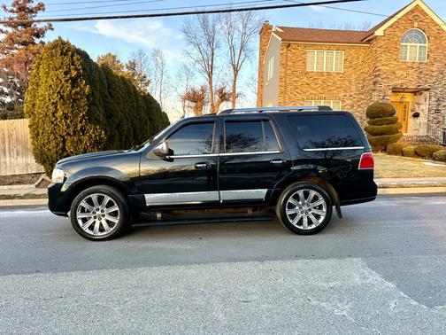 2008 Lincoln Navigator Base
