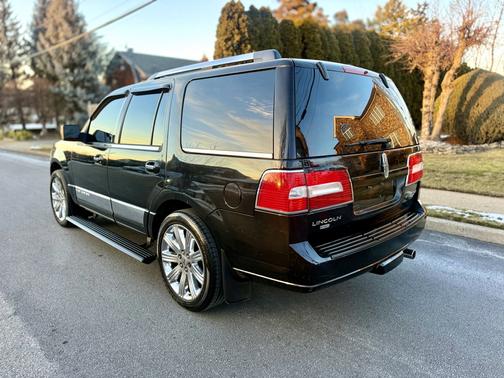 2008 Lincoln Navigator Base
