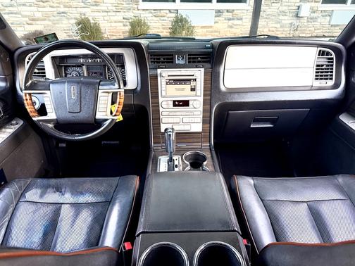 2008 Lincoln Navigator Base