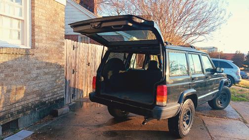 2000 Jeep Cherokee Sport 4WD