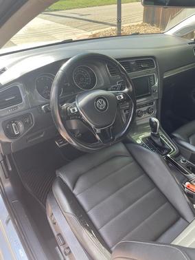 2017 Volkswagen Golf Alltrack TSI SE