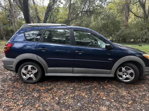 2006 Pontiac Vibe Base