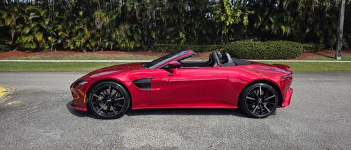 2021 Aston Martin Vantage Base