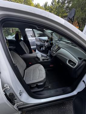 White 2018 Chevrolet Equinox LS