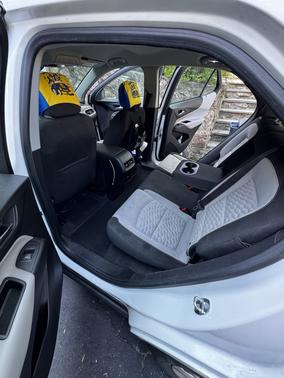 White 2018 Chevrolet Equinox LS