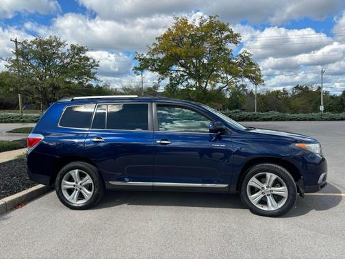 Blue 2013 Toyota Highlander Limited