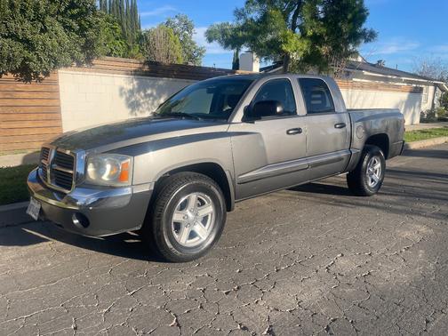 Gray 2005 Dodge Dakota SLT Quad Cab