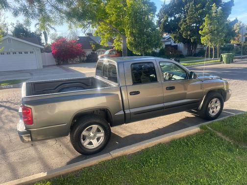 Gray 2005 Dodge Dakota SLT Quad Cab
